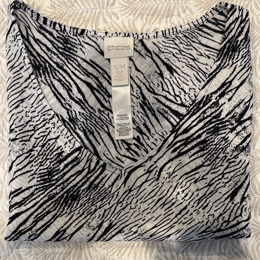 Chico's Zebra Pattern V-Neck Top - Picture 6 of 6